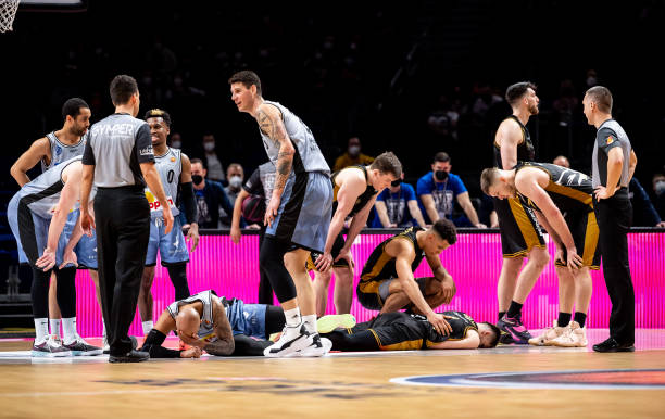 表现出的团 表现出的团