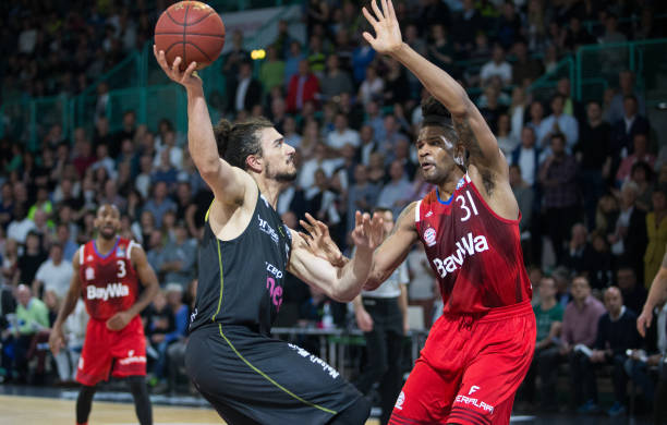 沙特队的成 沙特队的成