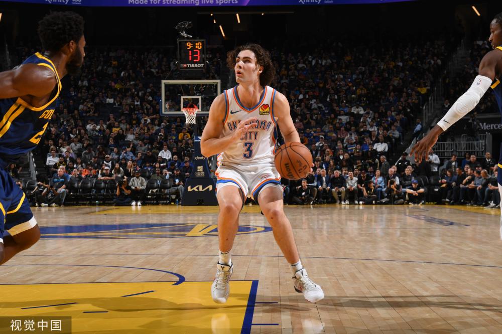 与此相对 与此相对